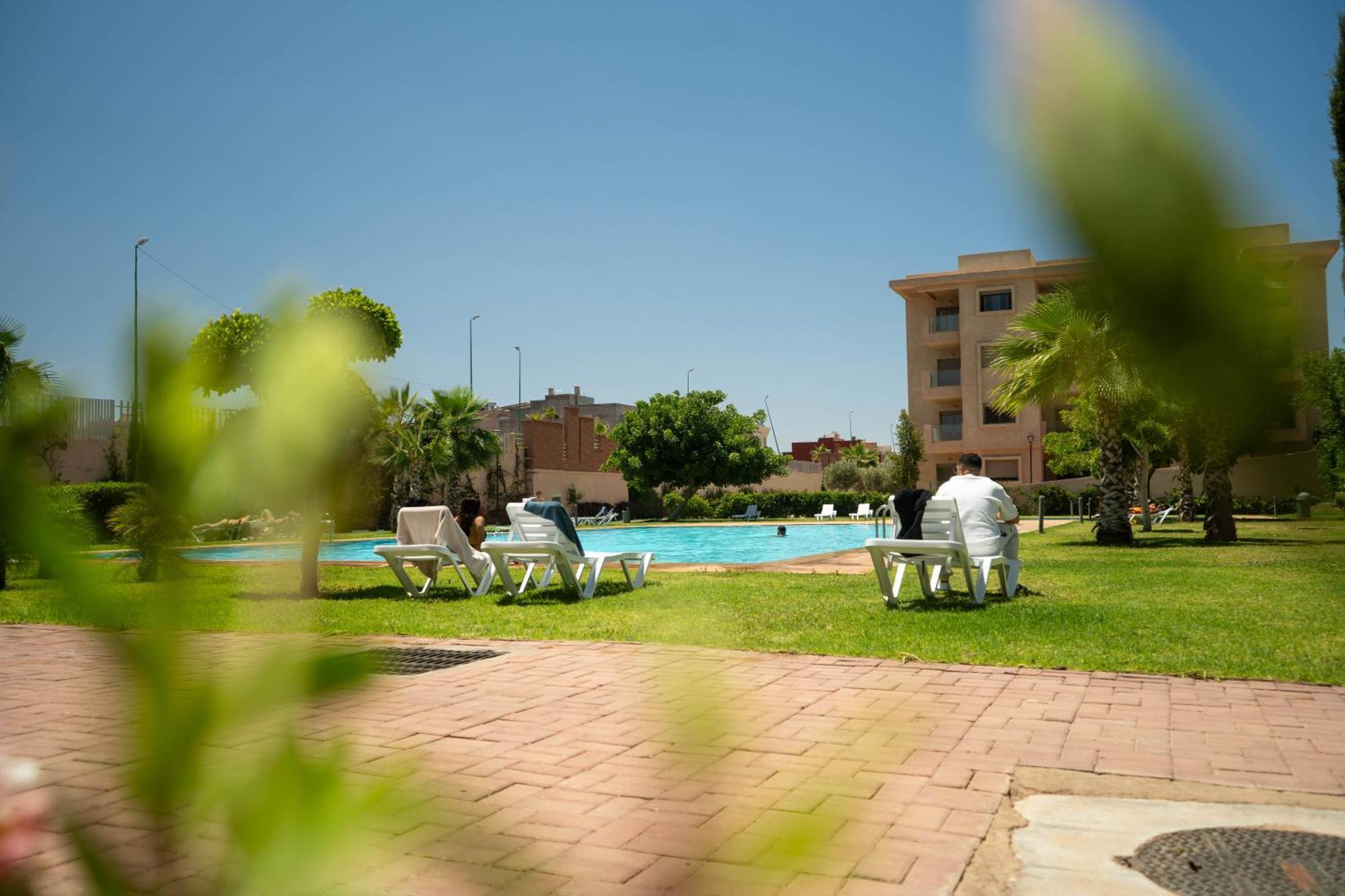Magnifique Appartement Moderne De 2 Chambres Avec Piscine A 10 Min Du Centre De Marrakech Марракеш Екстер'єр фото